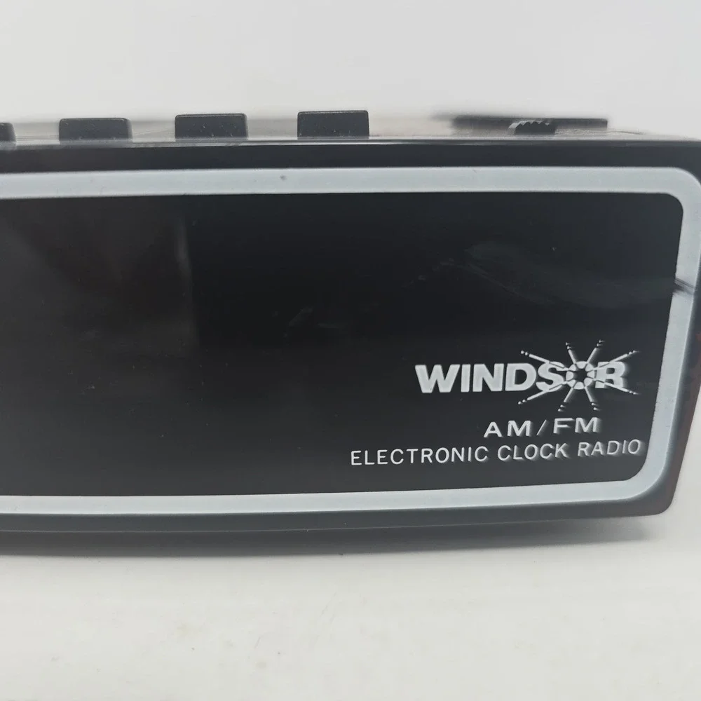 Windsor AM/FM Electronic Clock Radio